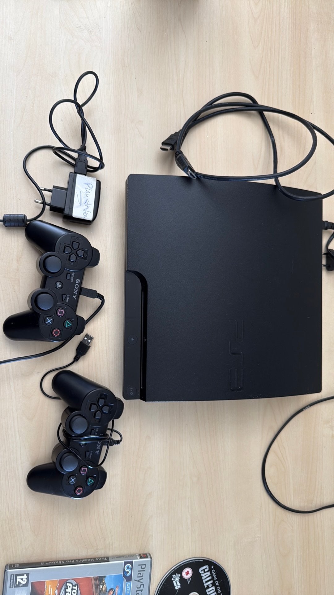 PlayStation 3 Slim 320 GB (Model: CECH-3004B), Gebruikt, Met 2 controllers, 320 GB, Ophalen of Verzenden