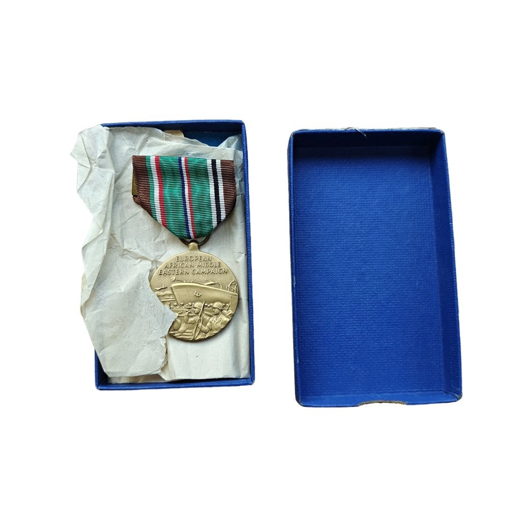 WWII US European/African Campaign Medal In Box, Ophalen of Verzenden, Amerika, Embleem of Badge