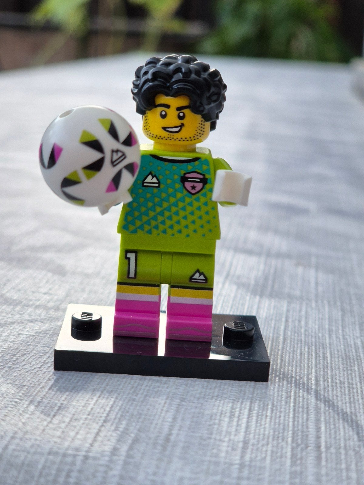 Lego Minifiguur Voetbal Keeper met Bal - Zo goed als nieuw