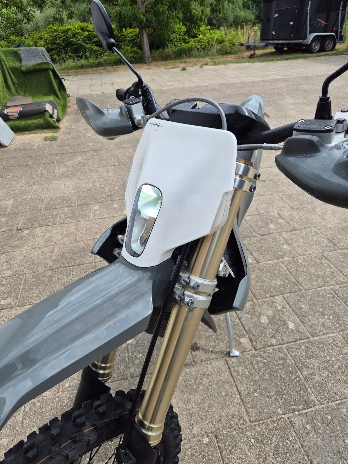 Hagelnieuwe Stark Varg Crossmotor - Slechts 420 km!, Bedrijf
