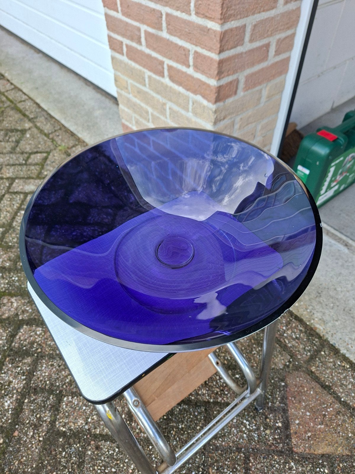 mooie blauw/paarse schaal, Ophalen of Verzenden, Zo goed als nieuw, Rond, Glas