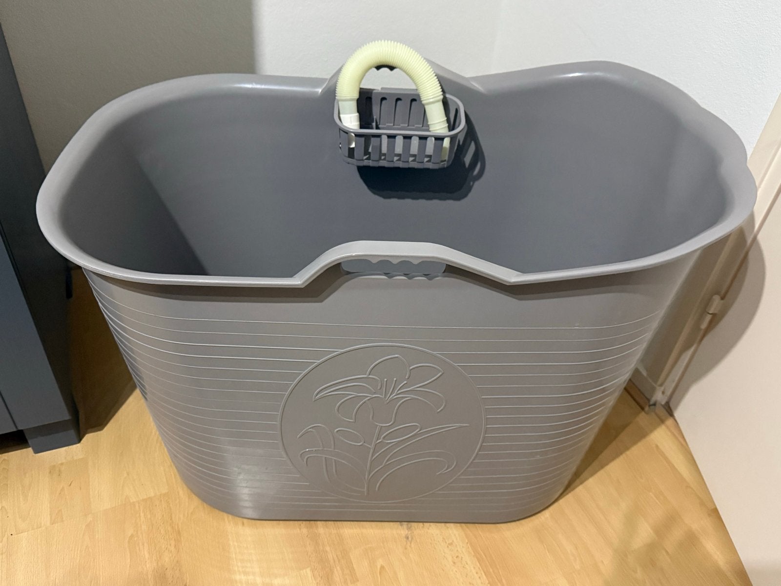 Bath Bucket (Badkuip 200 liter ), Ophalen, Gebruikt, Met bad
