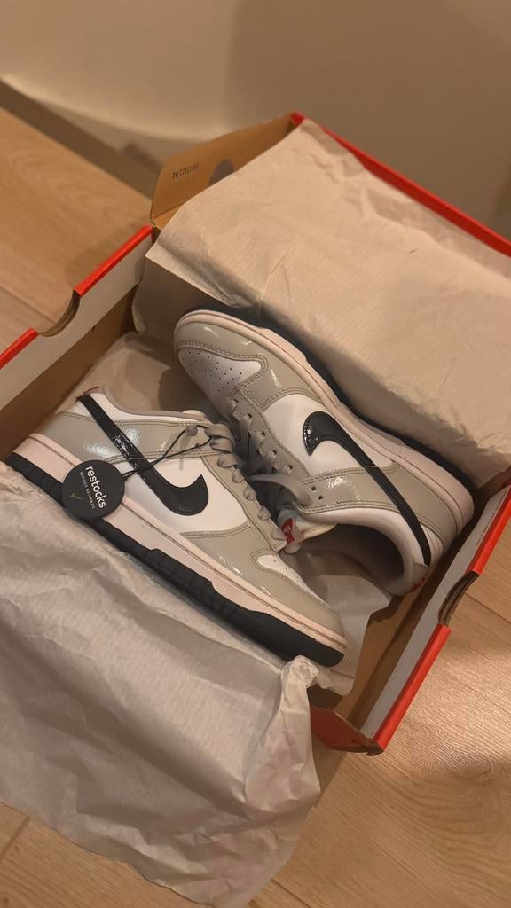 Nike Dunk Low Light Iron Ore, Ophalen of Verzenden, Zo goed als nieuw, Wit
