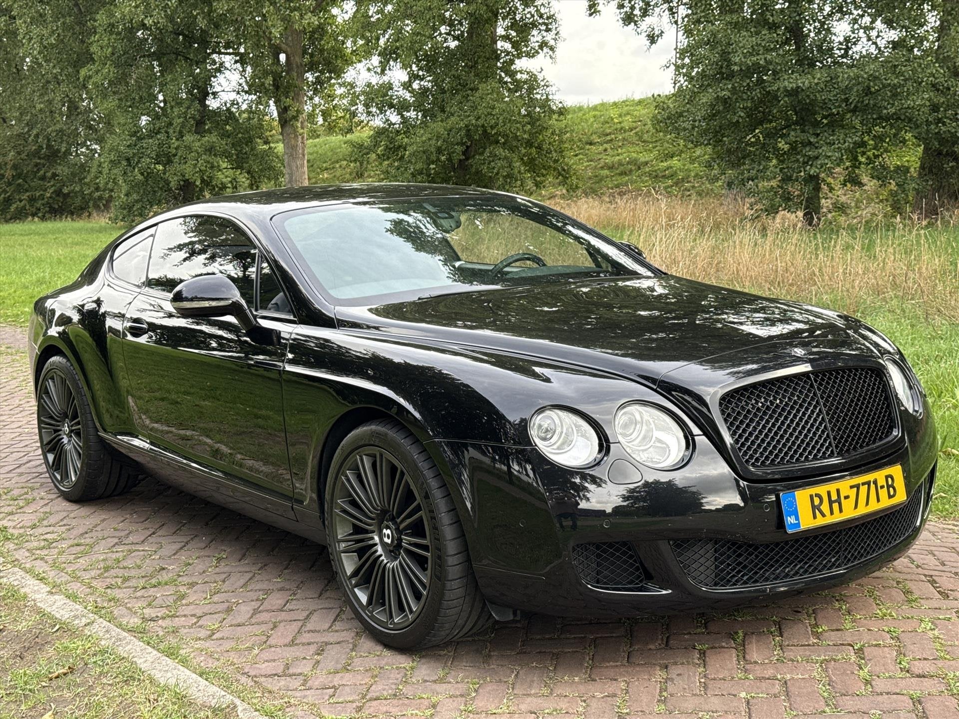 Bentley Continental GT 6.0 W12 560pk WE HEBBEN DE TWEE OP VO, Auto's, Bentley, Automaat, Gebruikt, Zwart, 12 cilinders