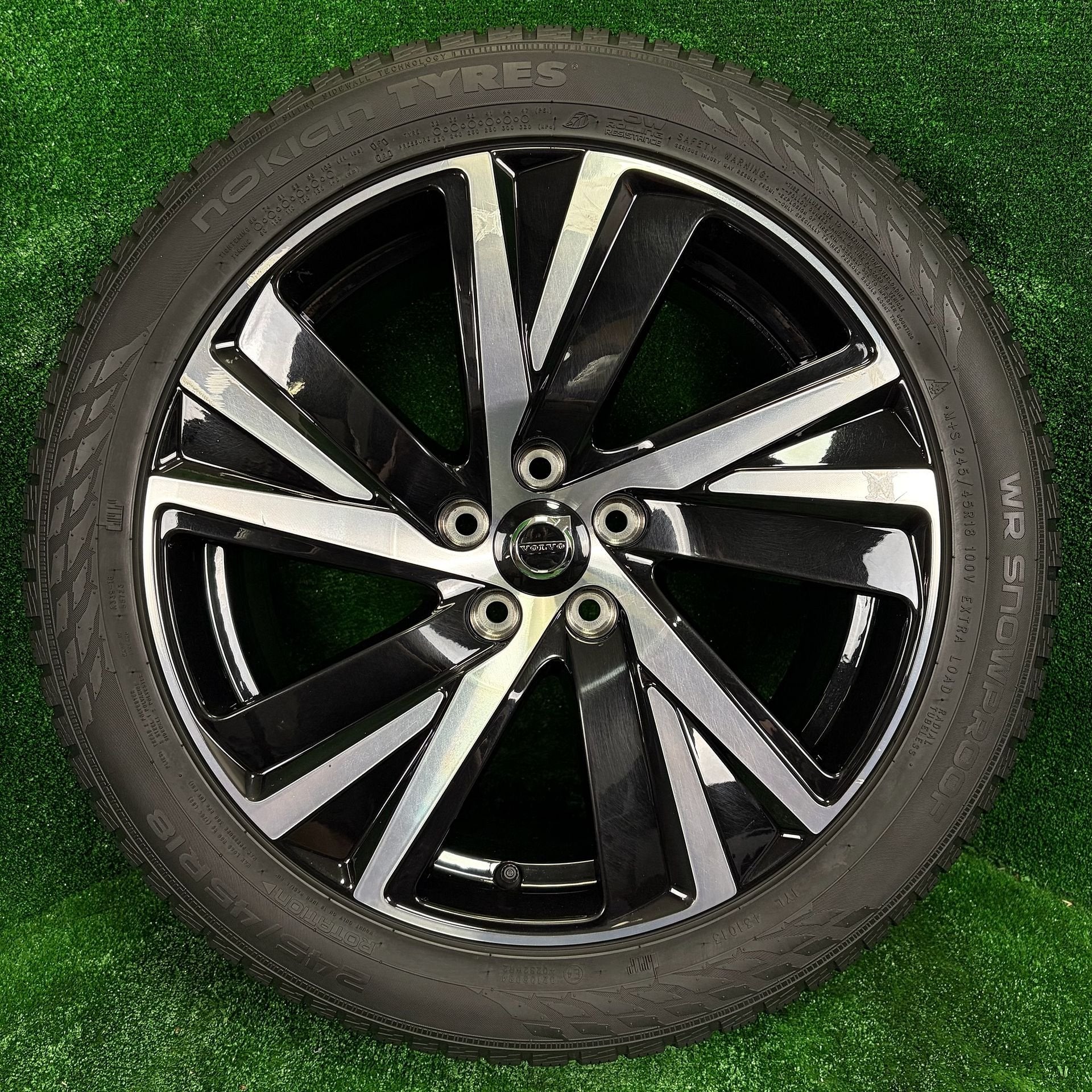 Originele 18 inch Volvo R-Design velgen winterbanden V60 S60, Auto-onderdelen, 18 inch, -, -, Banden en Velgen