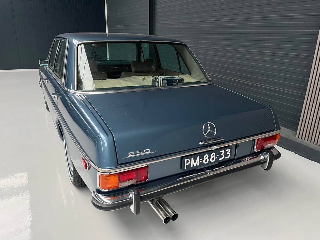 Mercedes Benz W114 250 S., foto 4