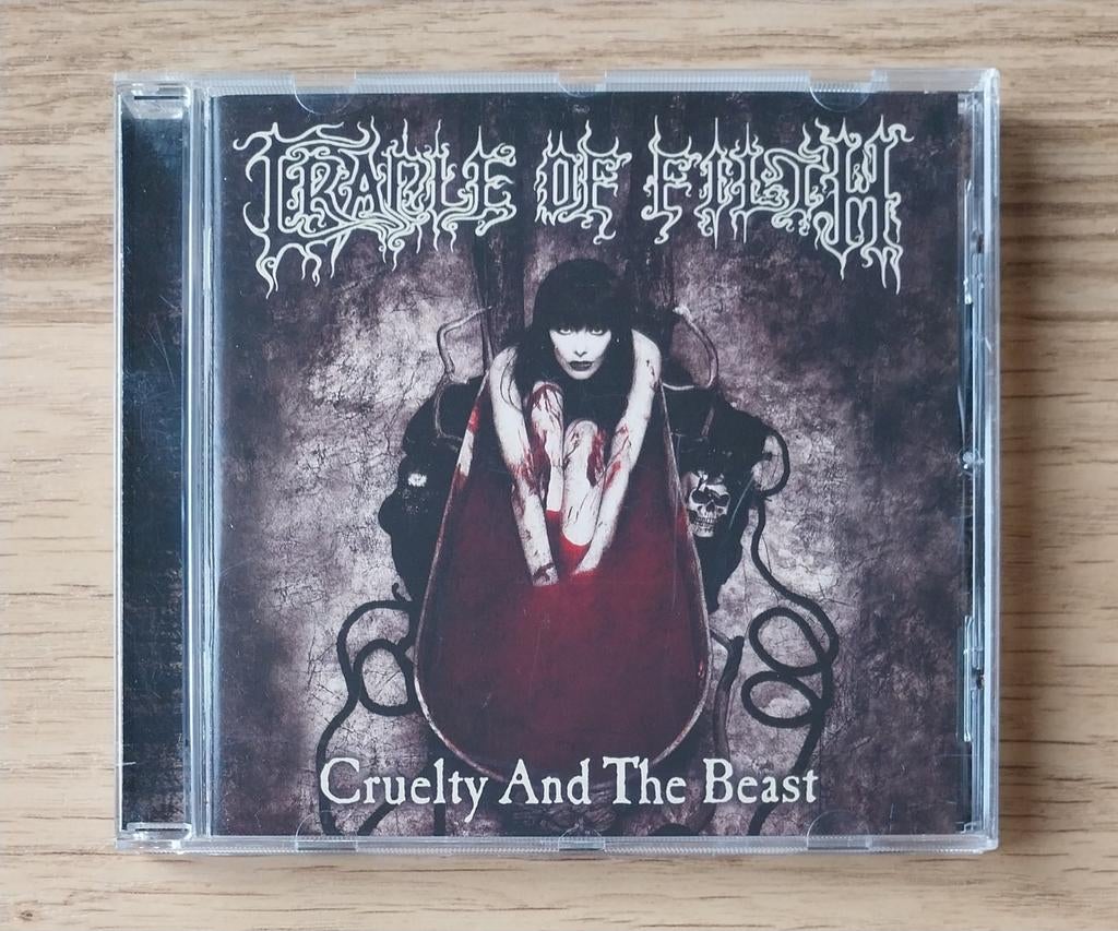 Cradle of Filth - Crualty and the Beast CD, Ophalen of Verzenden, Zo goed als nieuw