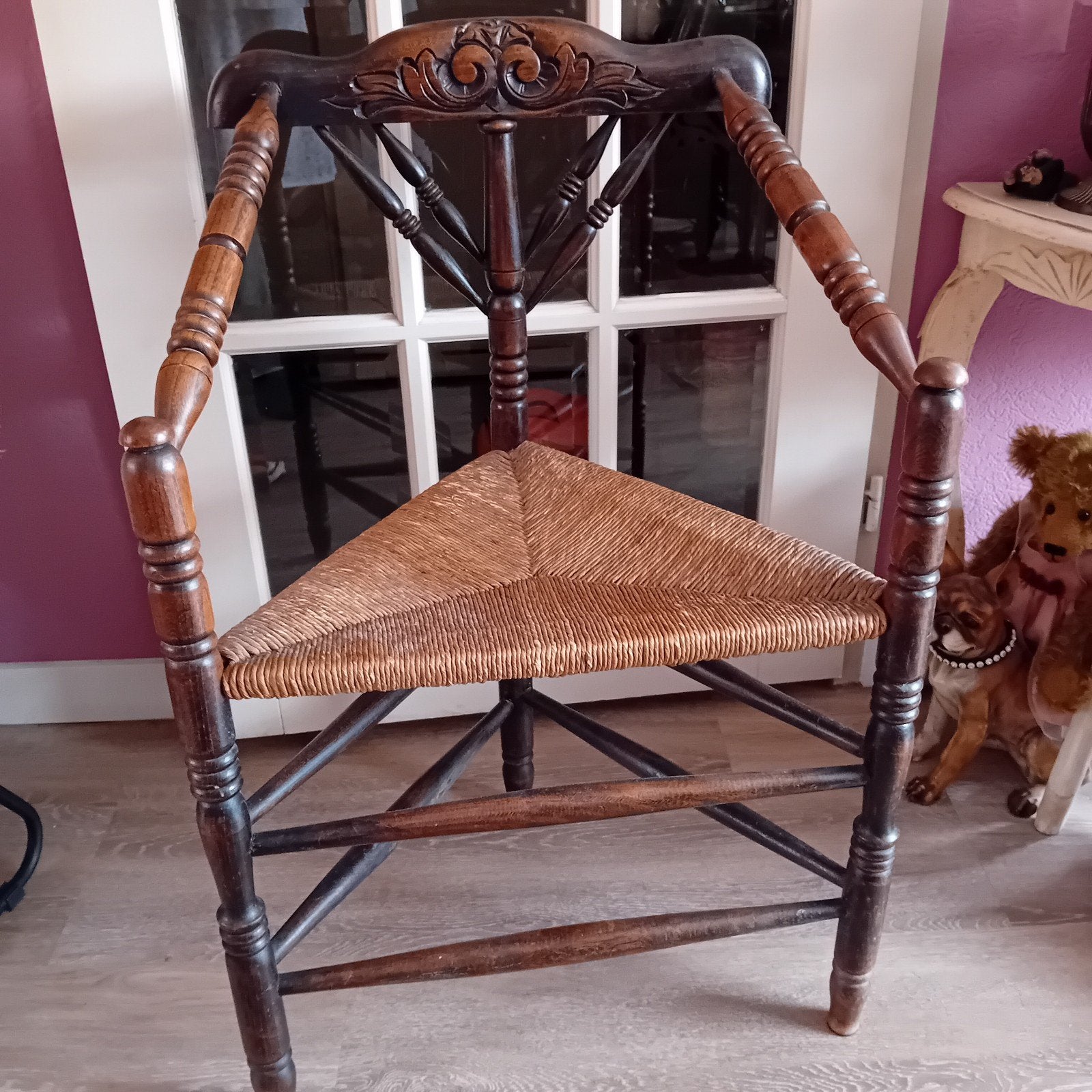 Heel mooi oud. Driehoek stoeltje, Antiek en Kunst, Antiek | Meubels | Stoelen en Banken, Ophalen