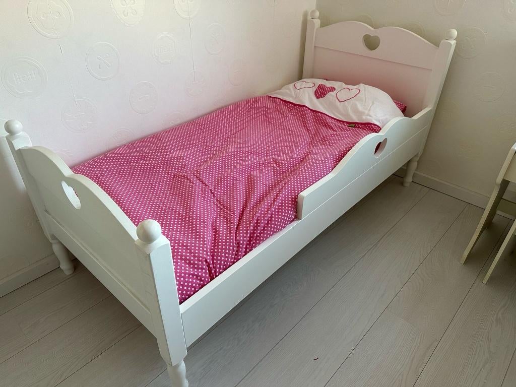Kleuterbed, Kinderen en Baby's, Kinderkamer | Bedden, 70 tot 85 cm, 140 tot 160 cm, Zo goed als nieuw, Ophalen