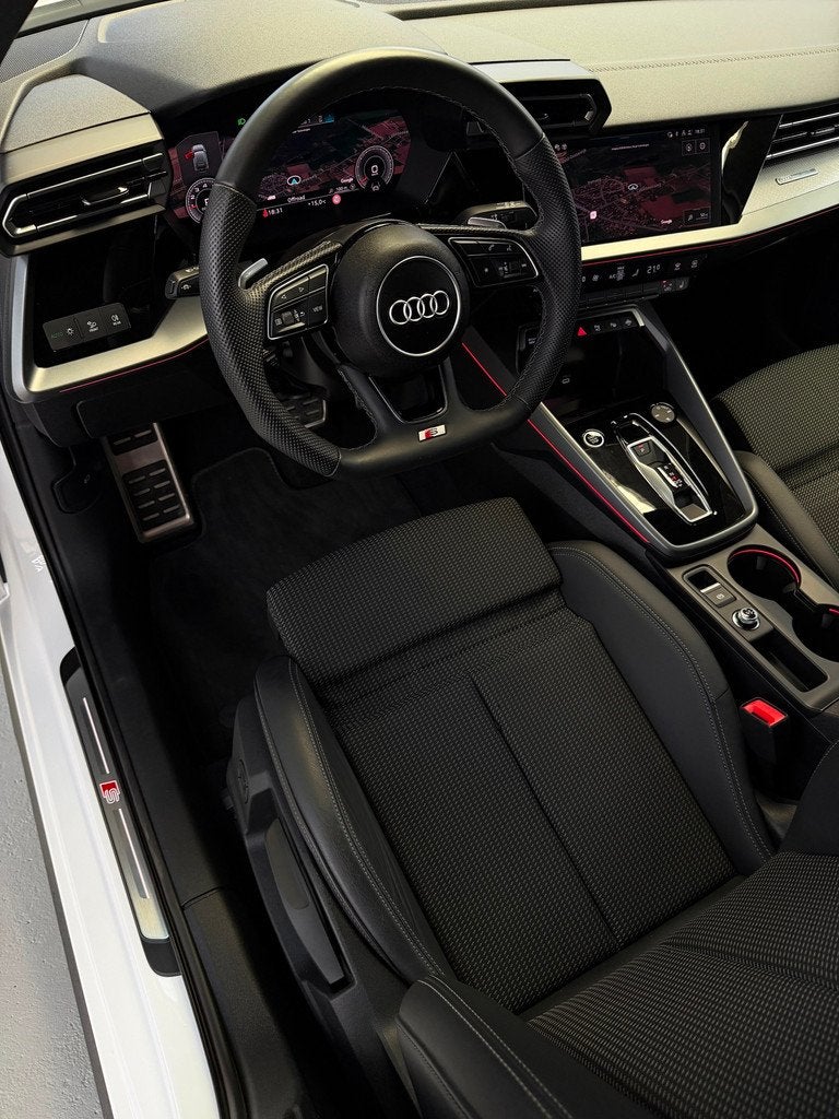 Audi A3 Sportback 35 TFSI S-Line CarPlay Camera Facelift, Auto's, Audi, 4 cilinders, Leder en Stof, Wit, Bedrijf