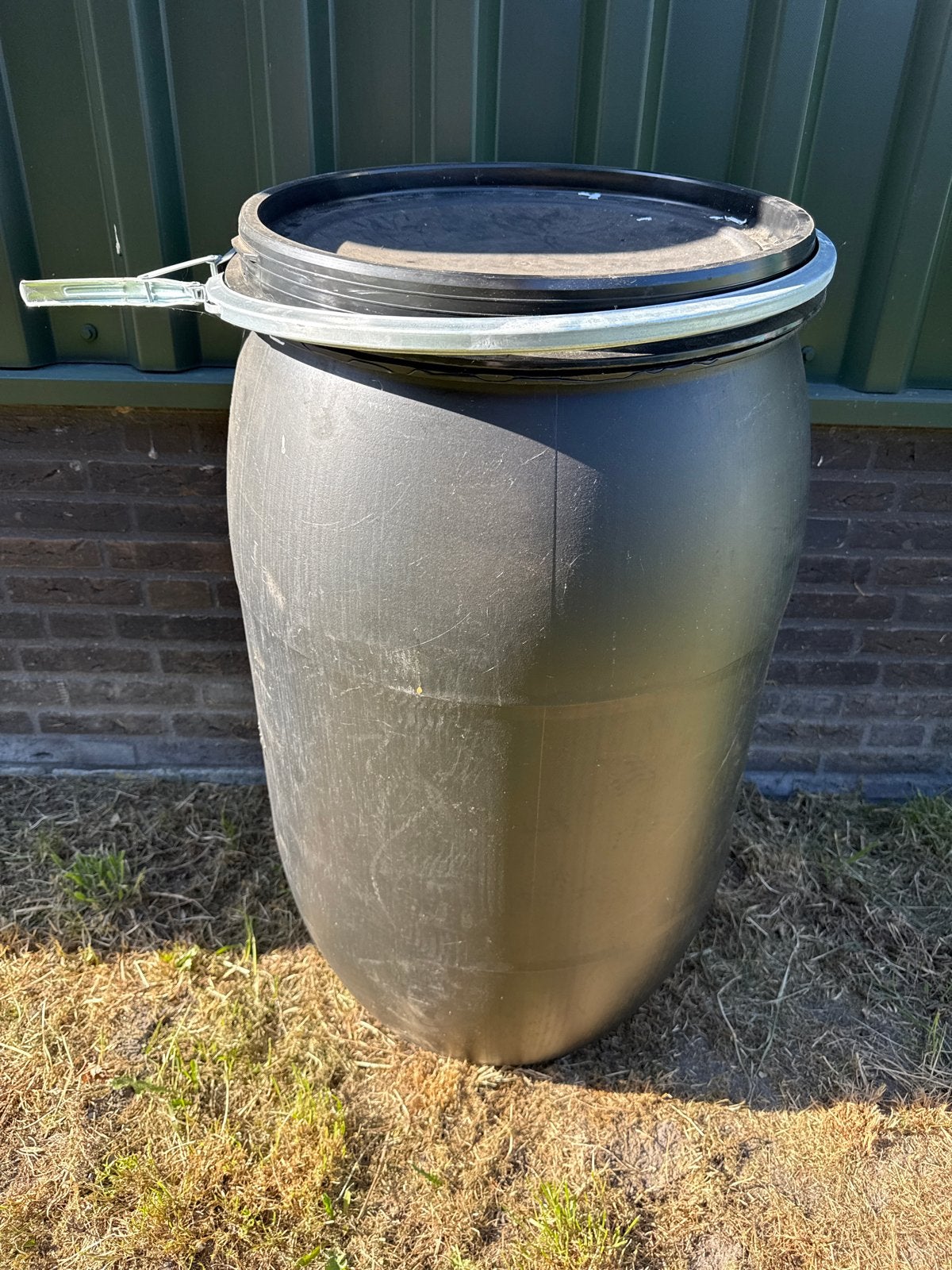 Zwart regenton vat 220 liter met deksel, 150 liter of meer, Ophalen of Verzenden, Nieuw, Kunststof