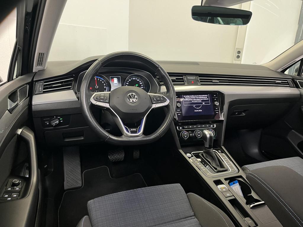 Volkswagen Passat Variant 1.4 TSI PHEV GTE | PANO | TREKHAAK, Stof, Gebruikt, 4 cilinders, Met garantie (alle)