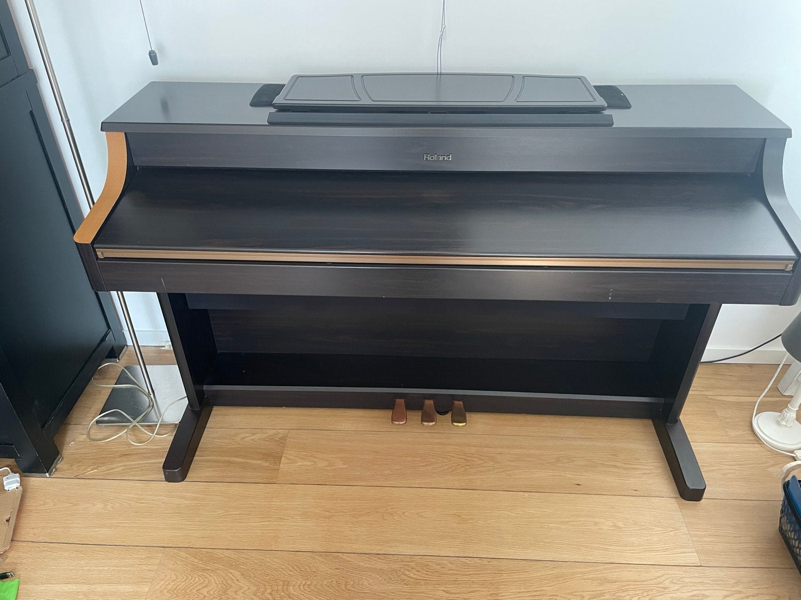 Roland HP107e Digitaal Piano, Ophalen, Bruin, Digitaal, Zo goed als nieuw