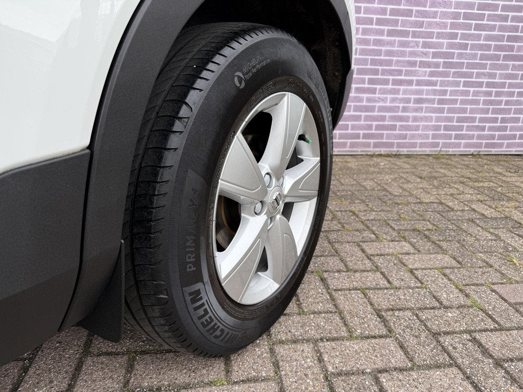 Volvo XC40 1.5 T2 Momentum Core | Trekhaak | Navigatie | LED, Gebruikt, Euro 6, 129 pk, Leder en Stof