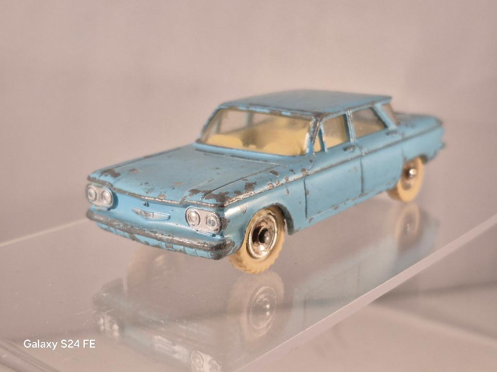 Chevrolet Corvair 552, Ophalen of Verzenden, Gebruikt, Auto, Dinky Toys