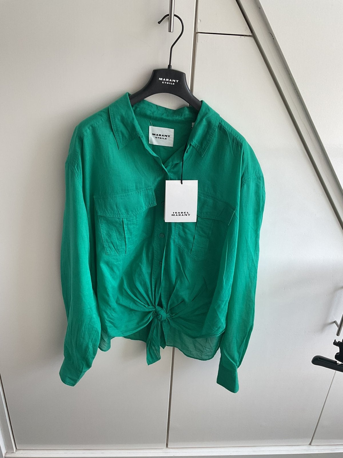 Isabel Marant groene knoop blouse maat 40 nieuw, Kleding | Dames, Ophalen of Verzenden, Nieuw, Maat 42/44 (L), Groen