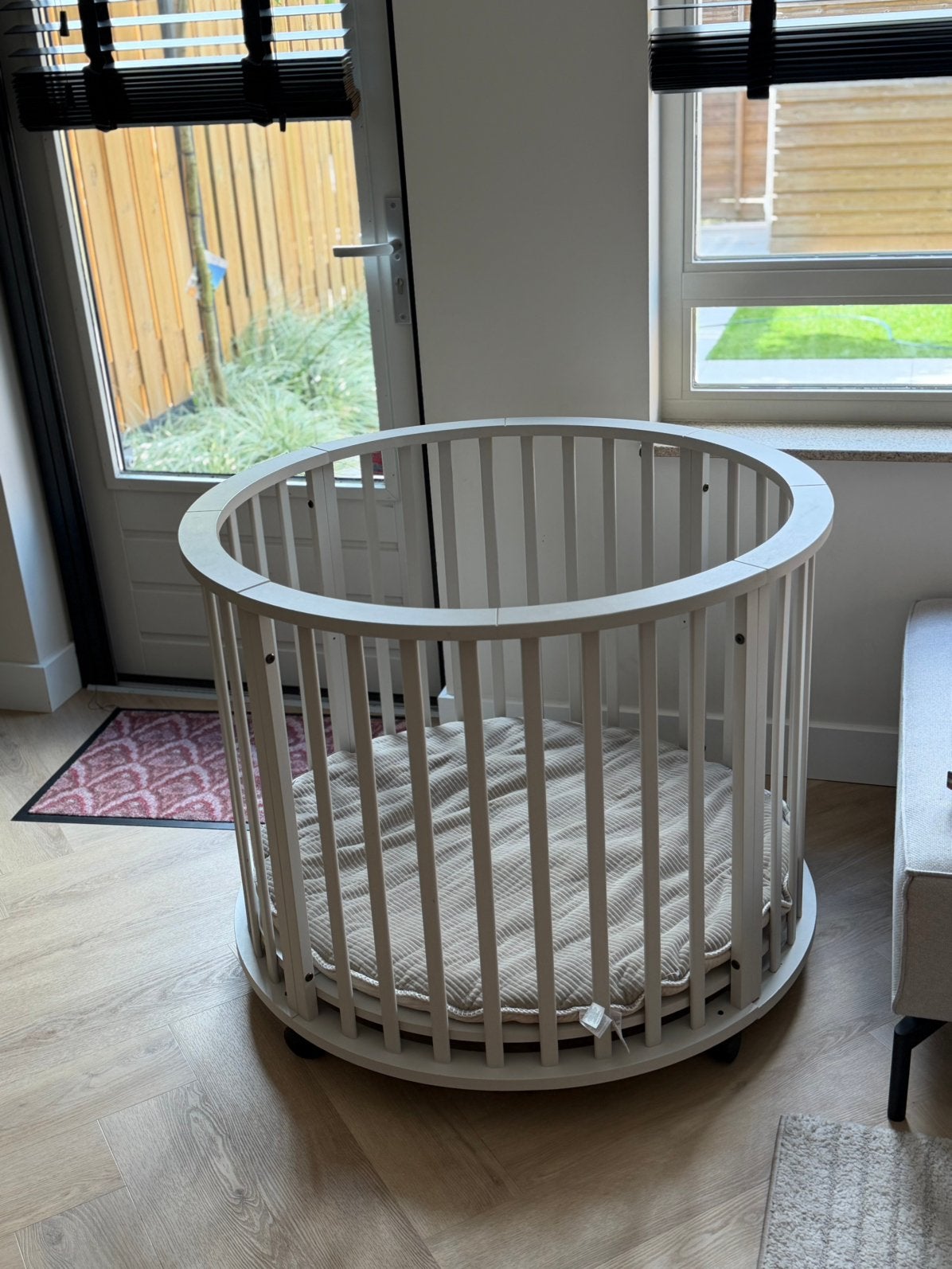 Europe Baby Box Rond Oatmeal, Ophalen, Zo goed als nieuw, Rond, In hoogte verstelbaar