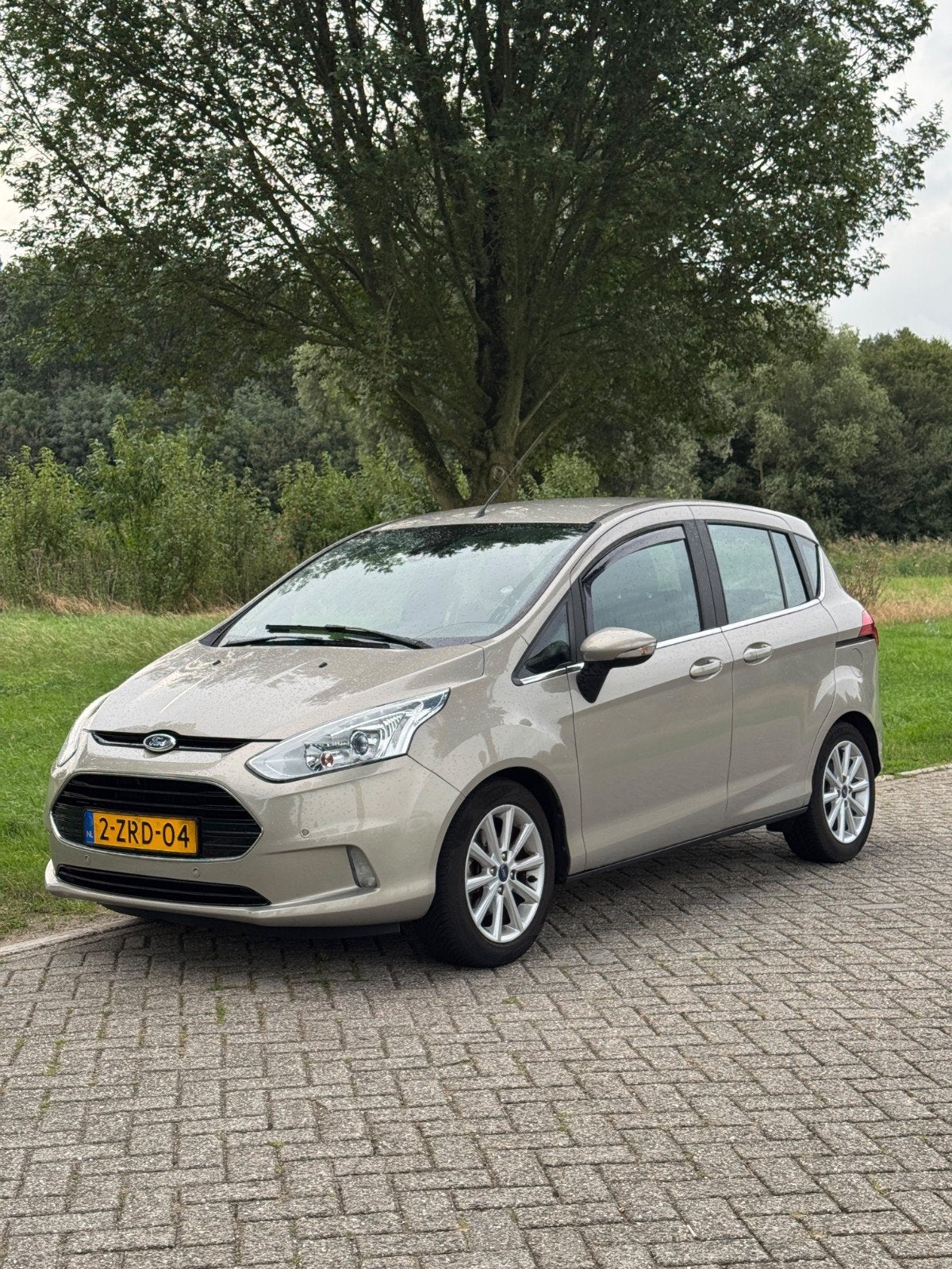FORD MAX B 2015 MANUAL, Voorwielaandrijving, Euro 5, Stof, Zwart