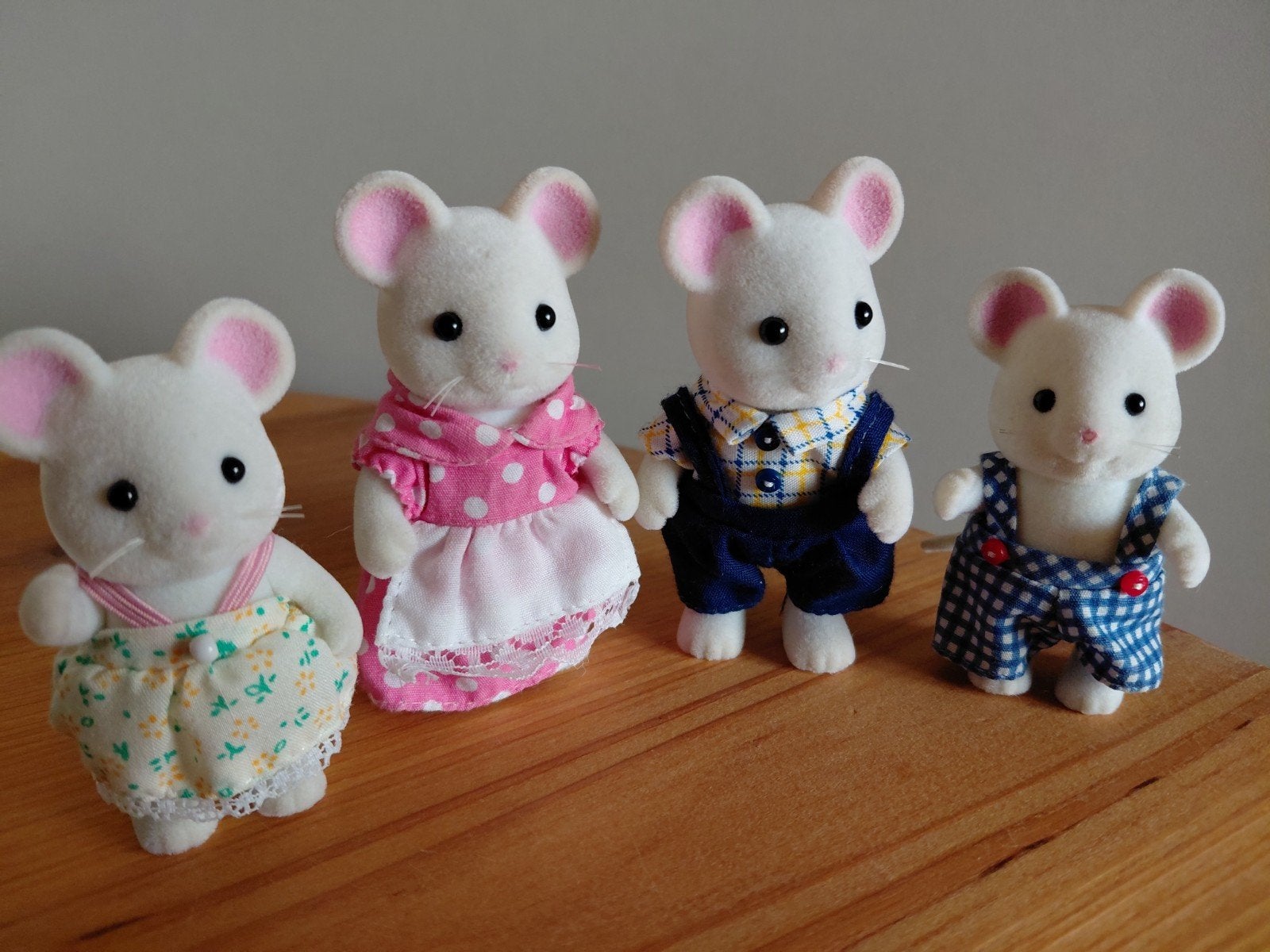 Sylvanian Families witte muizen familie compleet, Ophalen of Verzenden, Zo goed als nieuw