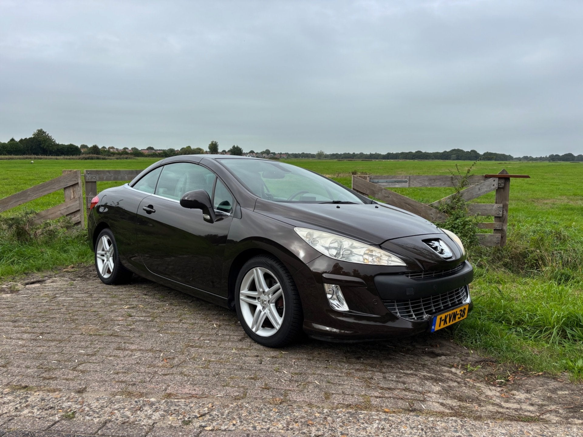 Foto 17 van Peugeot 308 1.6 THP Allure, Lage KM Stand