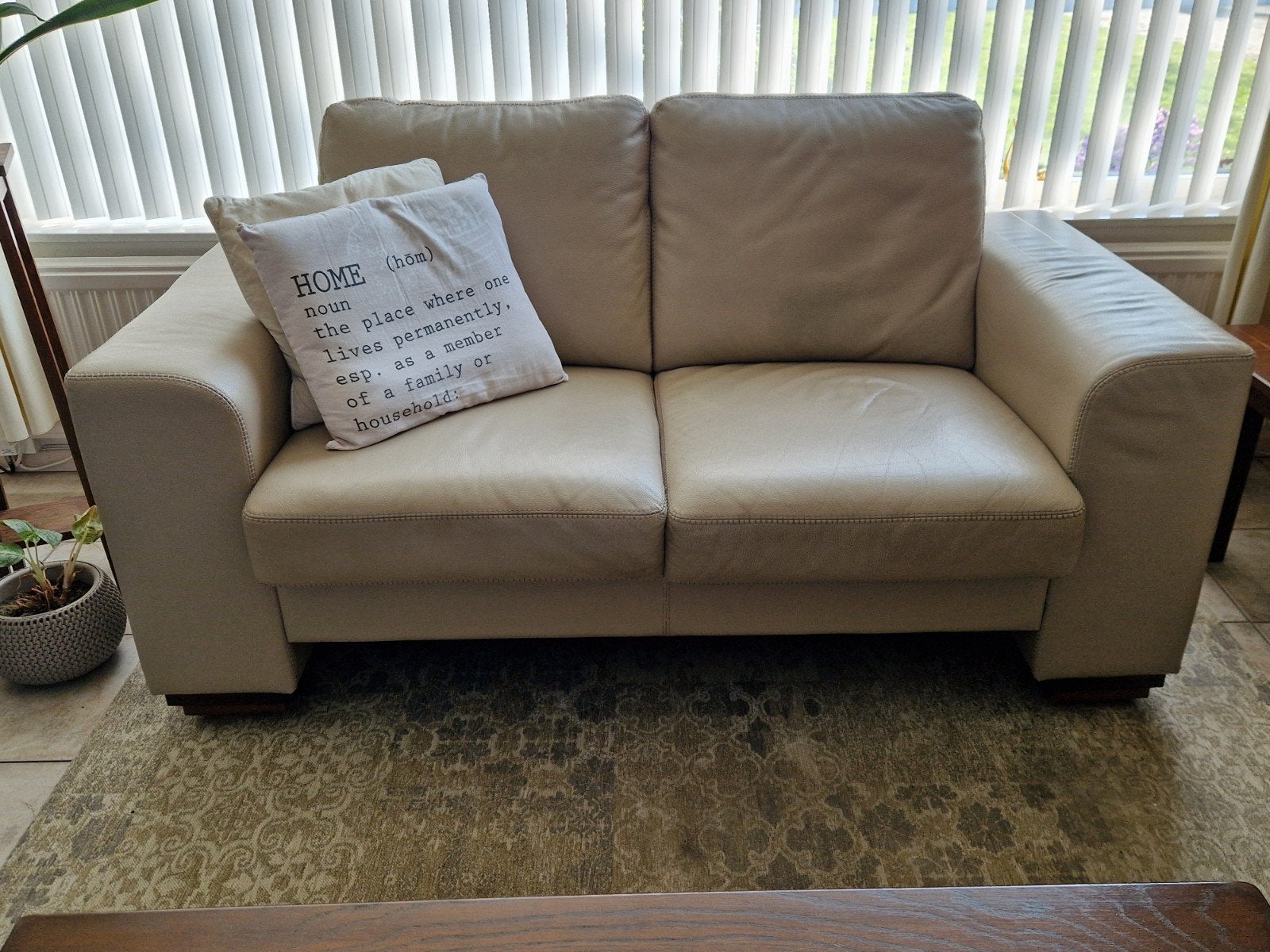Te koop: 2 zitsbankje ecru leer, Ophalen, Gebruikt, 150 tot 200 cm, Tweepersoons