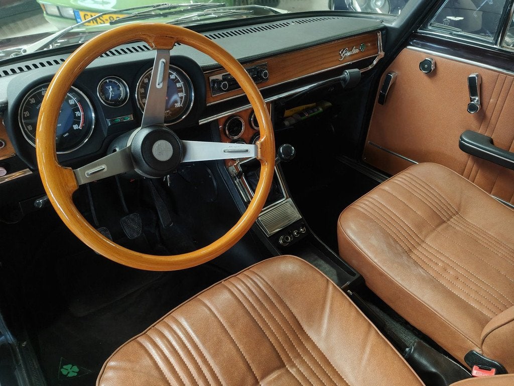 Alfa Romeo Giulia 2.0 Super Faggio - Cognac interieur, Auto's, Alfa Romeo, 1998 cc, Achterwielaandrijving, Gebruikt, 4 cilinders