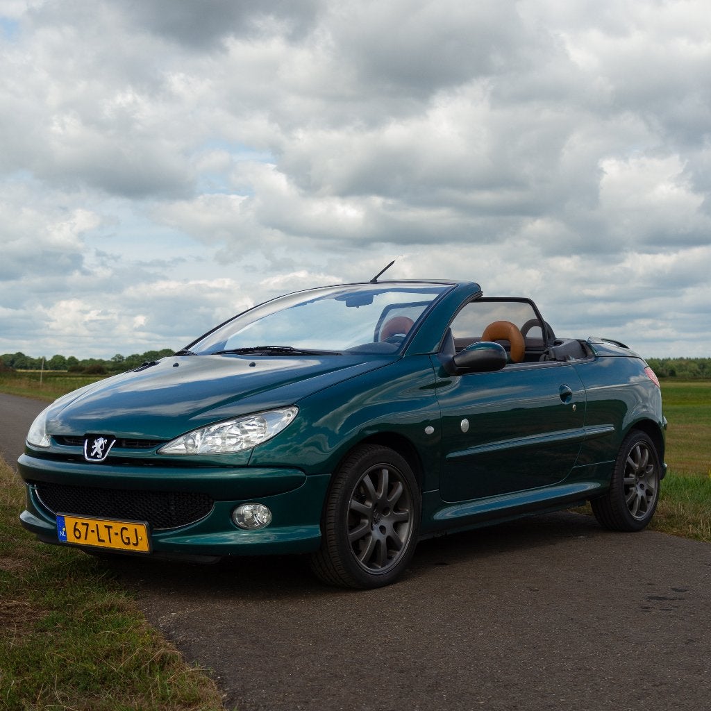 Peugeot 206CC 1.6 Roland Garros Cabriolet, Voorwielaandrijving, 4 cilinders, Cabriolet, 4 stoelen