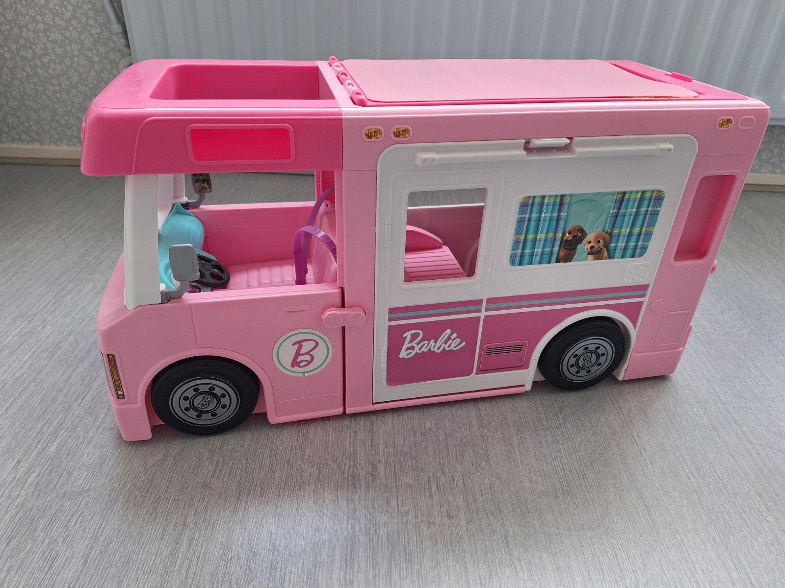roze Barbie camper/auto, Kinderen en Baby's, Ophalen of Verzenden, Gebruikt