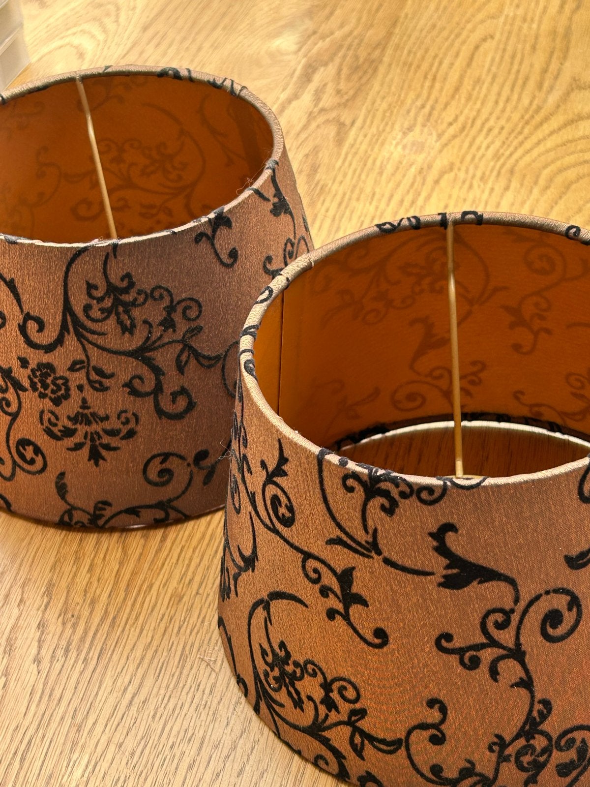2 Koperbruine Lampenkappen met Zwarte Details, Bruin, 13 cm, Rond, Ophalen of Verzenden