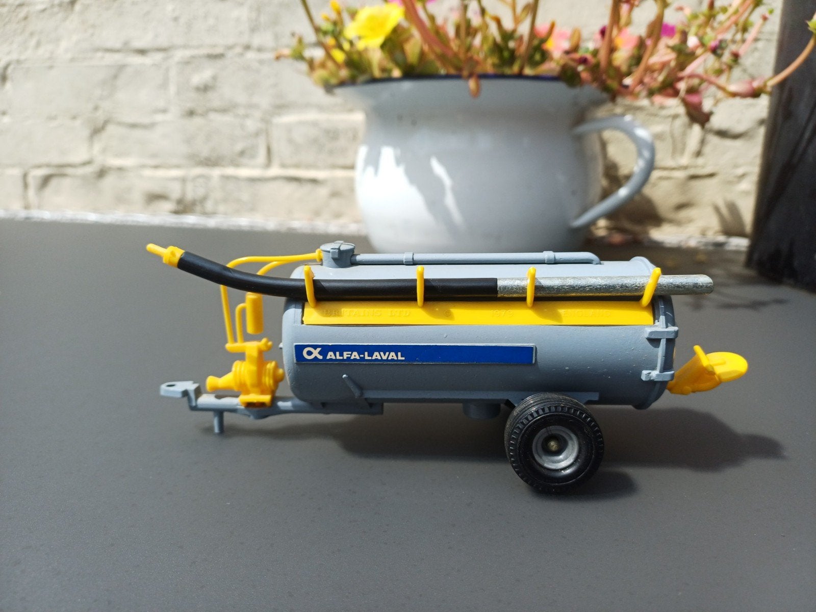 Britains Alfa Lavalamp Tractor Aanhanger uit 1979, Ophalen of Verzenden