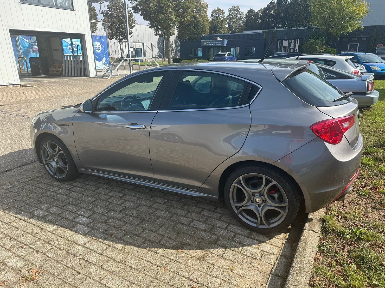 Alfa Romeo Giulietta 1.6 Jtdm 2012 Grijs, Voorwielaandrijving, 4 cilinders, 23 km/l, 140 €/maand