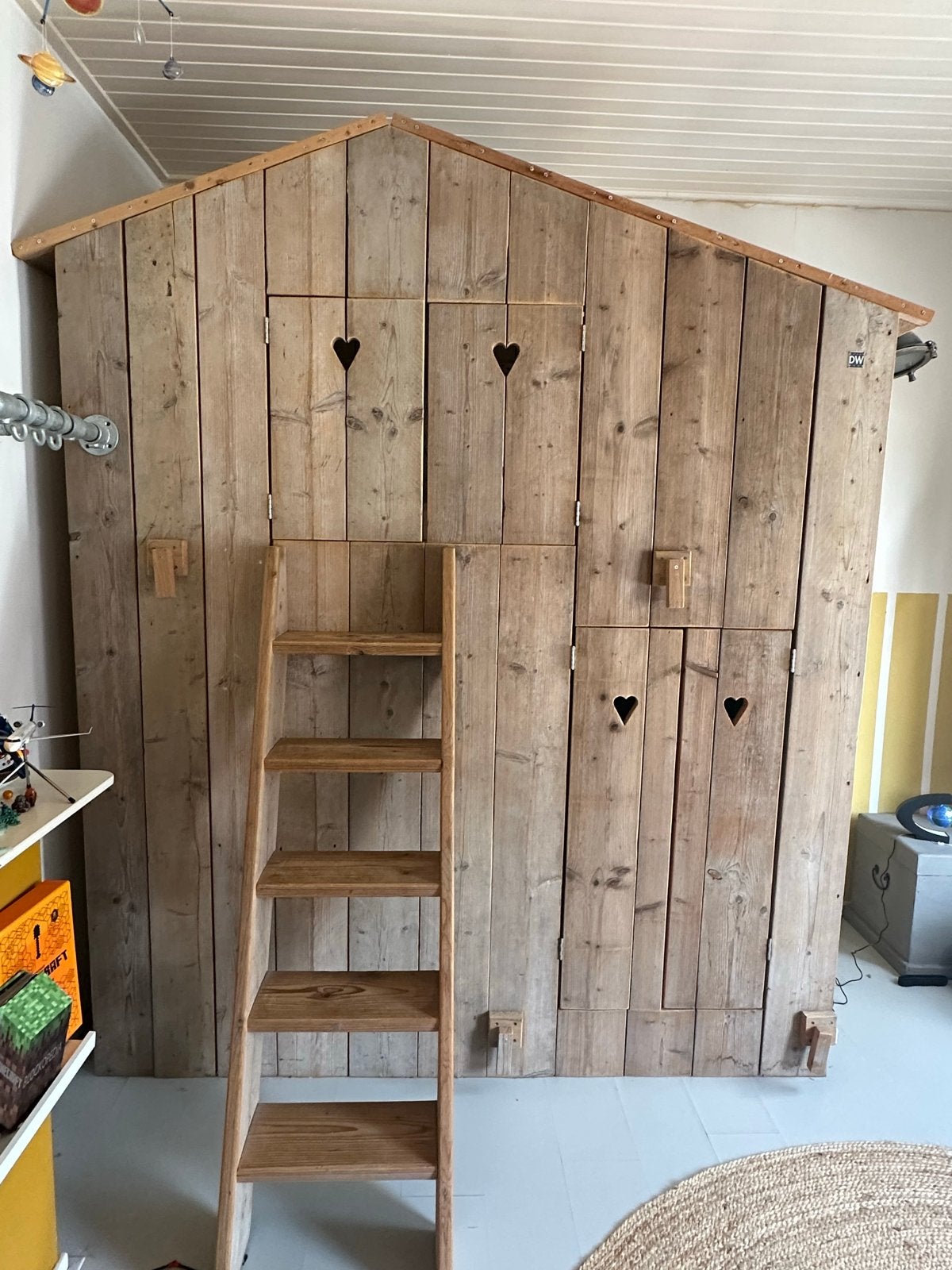 Uniek Dutch Wood huisjes stapelbed met hartjes, Ophalen, Tweepersoons, Zo goed als nieuw, Overige maten