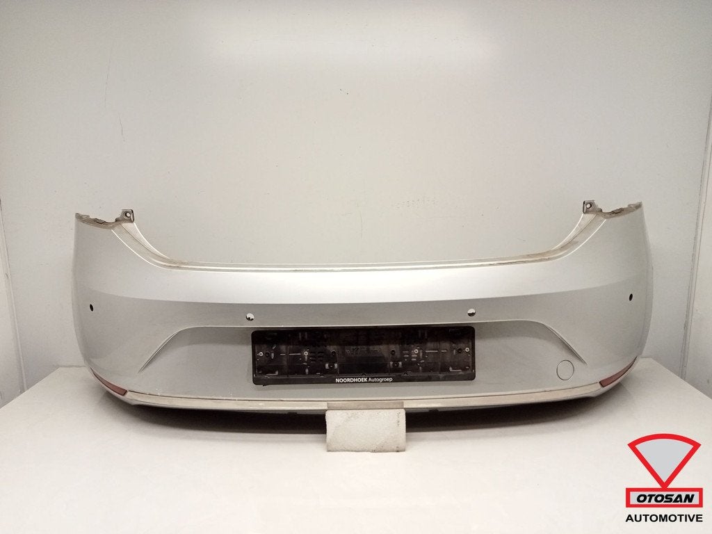 Seat Leon 5F 2012-2017 Achterbumper 4x PDC Kleur: Zilver Gri