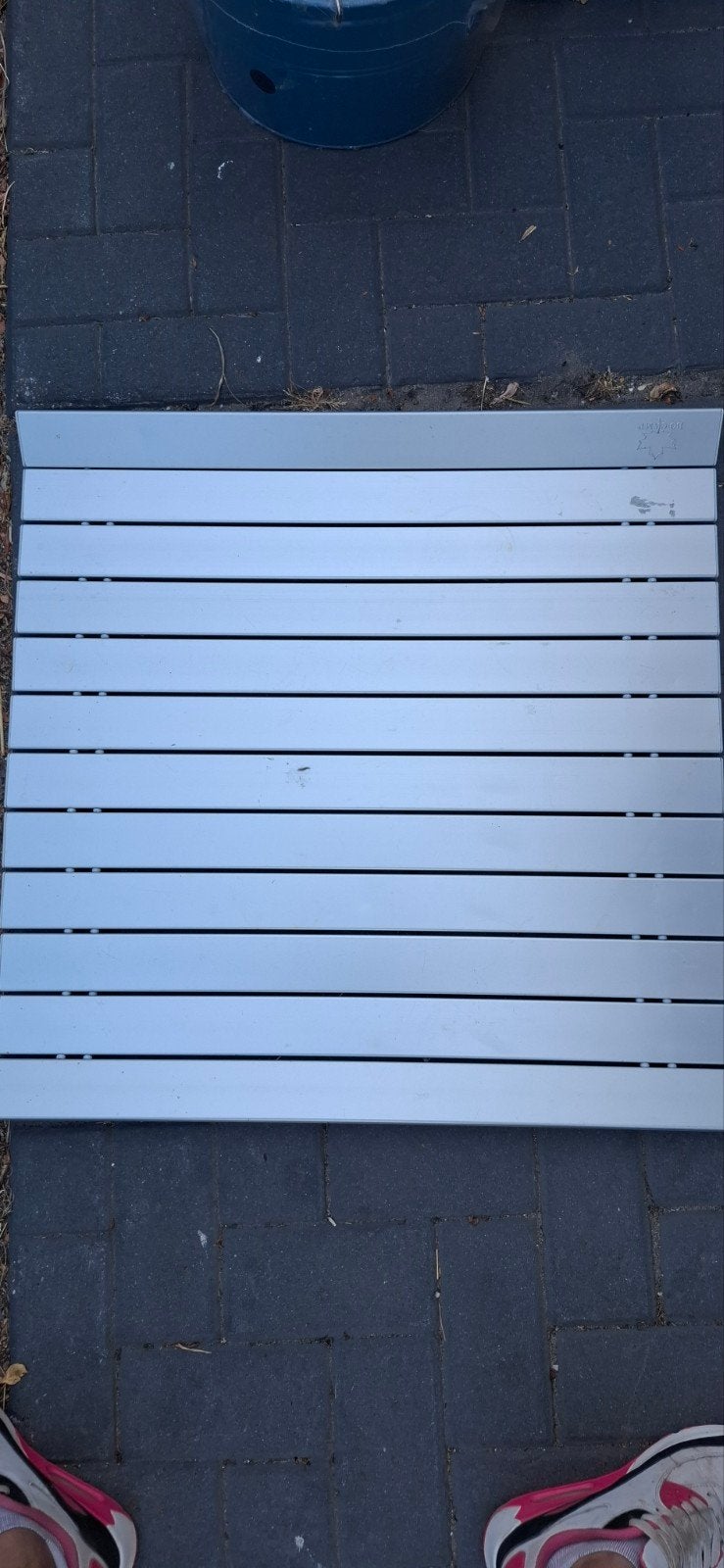 Aluminium campingtafel - opvouwbaar en lichtgewicht, Gebruikt, Aluminium, Ophalen of Verzenden, Inklapbaar