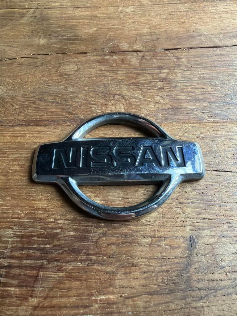 Nissan logo embleem, Ophalen of Verzenden, Gebruikt, Nissan