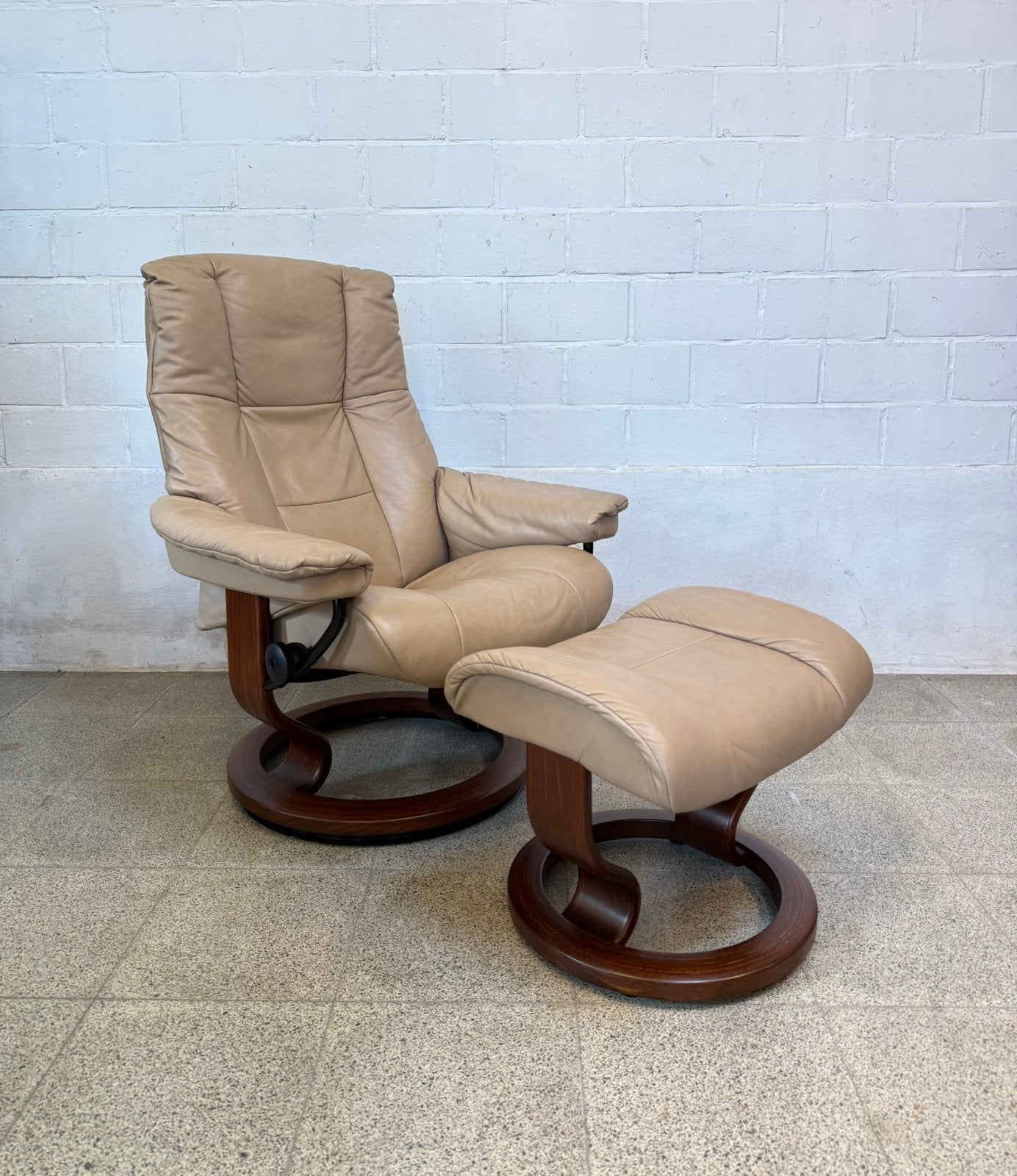 Stressless Design Fauteuil | Mooie Set met Voetenbankje, Huis en Inrichting, Ophalen, Zo goed als nieuw, 75 tot 100 cm, 50 tot 75 cm