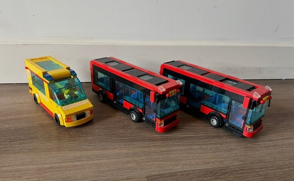 LEGO MOC bus ambulance, Kinderen en Baby's, MOC (eigen creatie), Lego, Ophalen of Verzenden, City