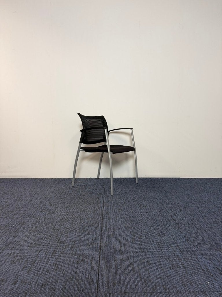 41 x Vergaderstoel CS Mesh, zwart, aluminium frame