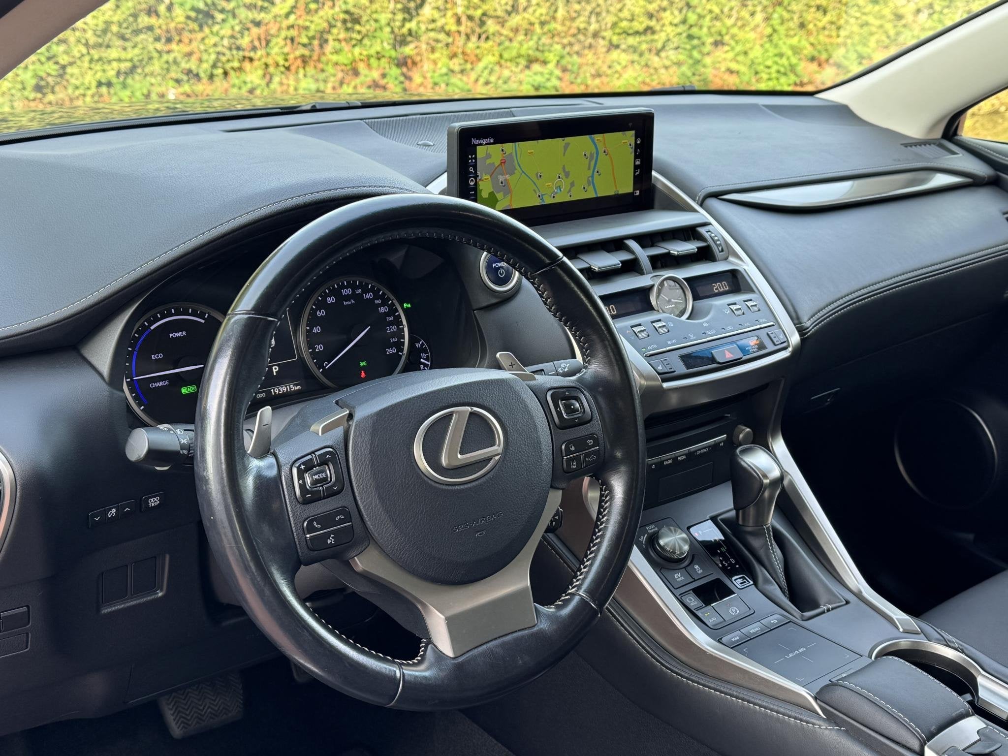 Lexus NX 300h AWD Business Line Dealer Onderhouden Trekhaak, Auto's, Gebruikt, Euro 6, Bedrijf, Vierwielaandrijving