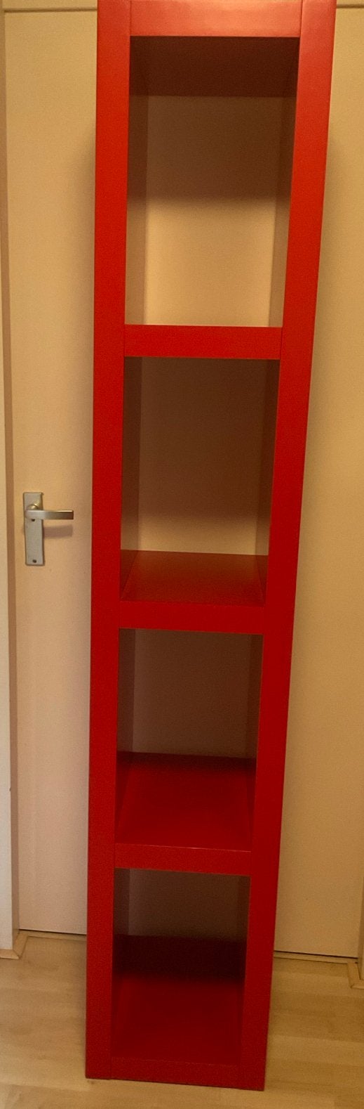 Rode IKEA vakkenkast - Slank en Stijlvol, Ophalen, Met plank(en), Minder dan 50 cm, Gebruikt