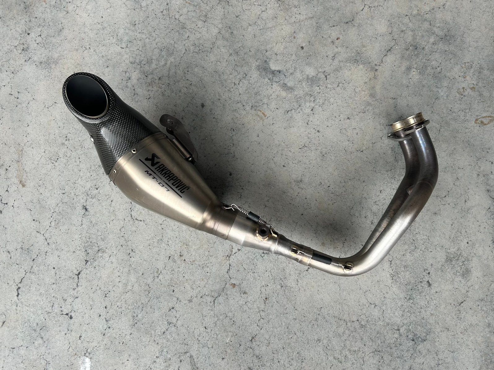 Yamaha MT-07 Akrapovic Titanium uitlaat, Ophalen