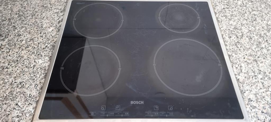 Bosch Inductiekookplaat PIE645E01E - 4 Kookzones, Witgoed en Apparatuur, Kookplaten, Gebruikt, Inbouw, Inductie, 4 kookzones