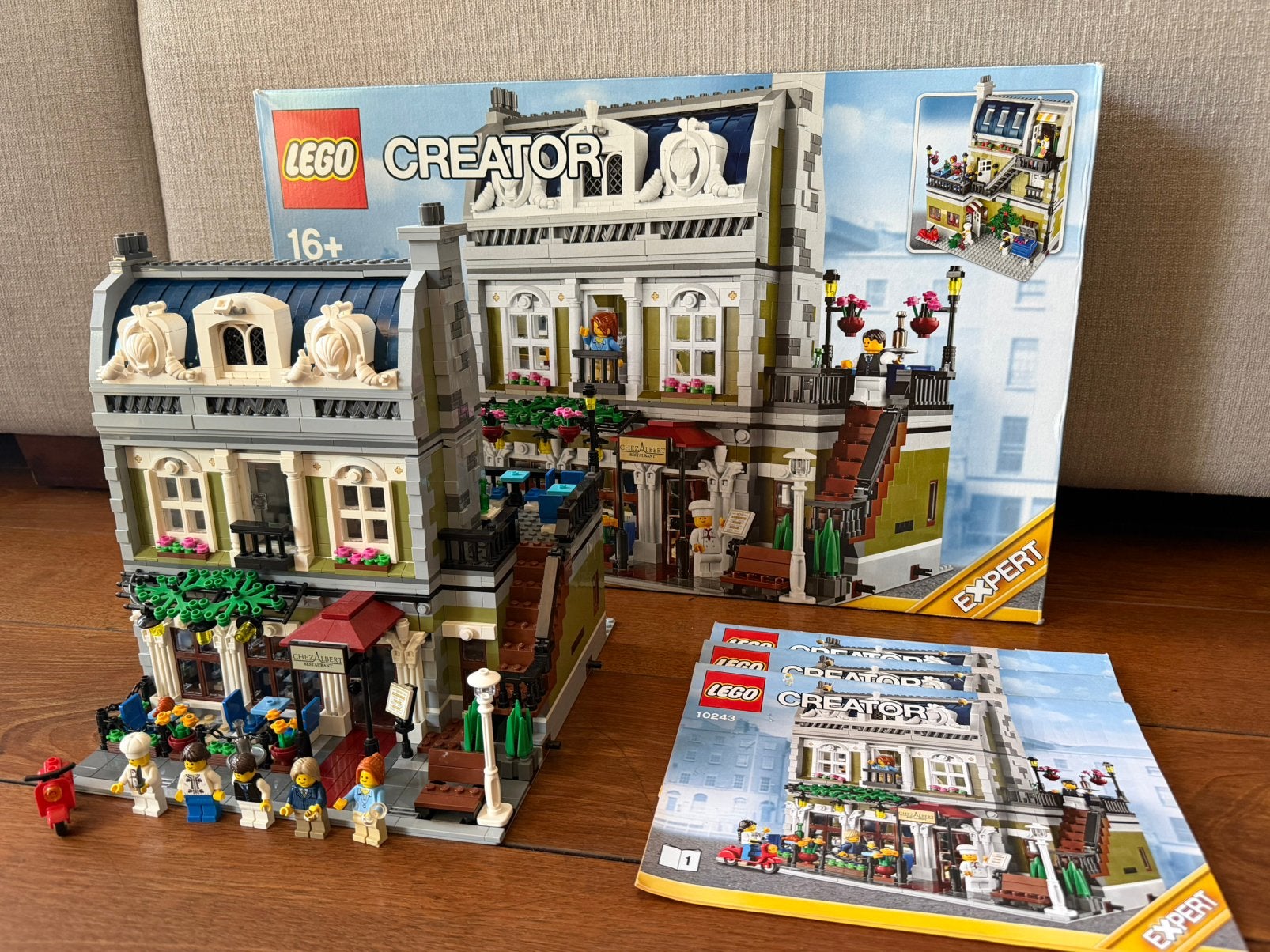 LEGO Creator Expert Parisian Restaurant -10243, Kinderen en Baby's, Inclusief instructies, Lego, Ophalen of Verzenden, Zo goed als nieuw