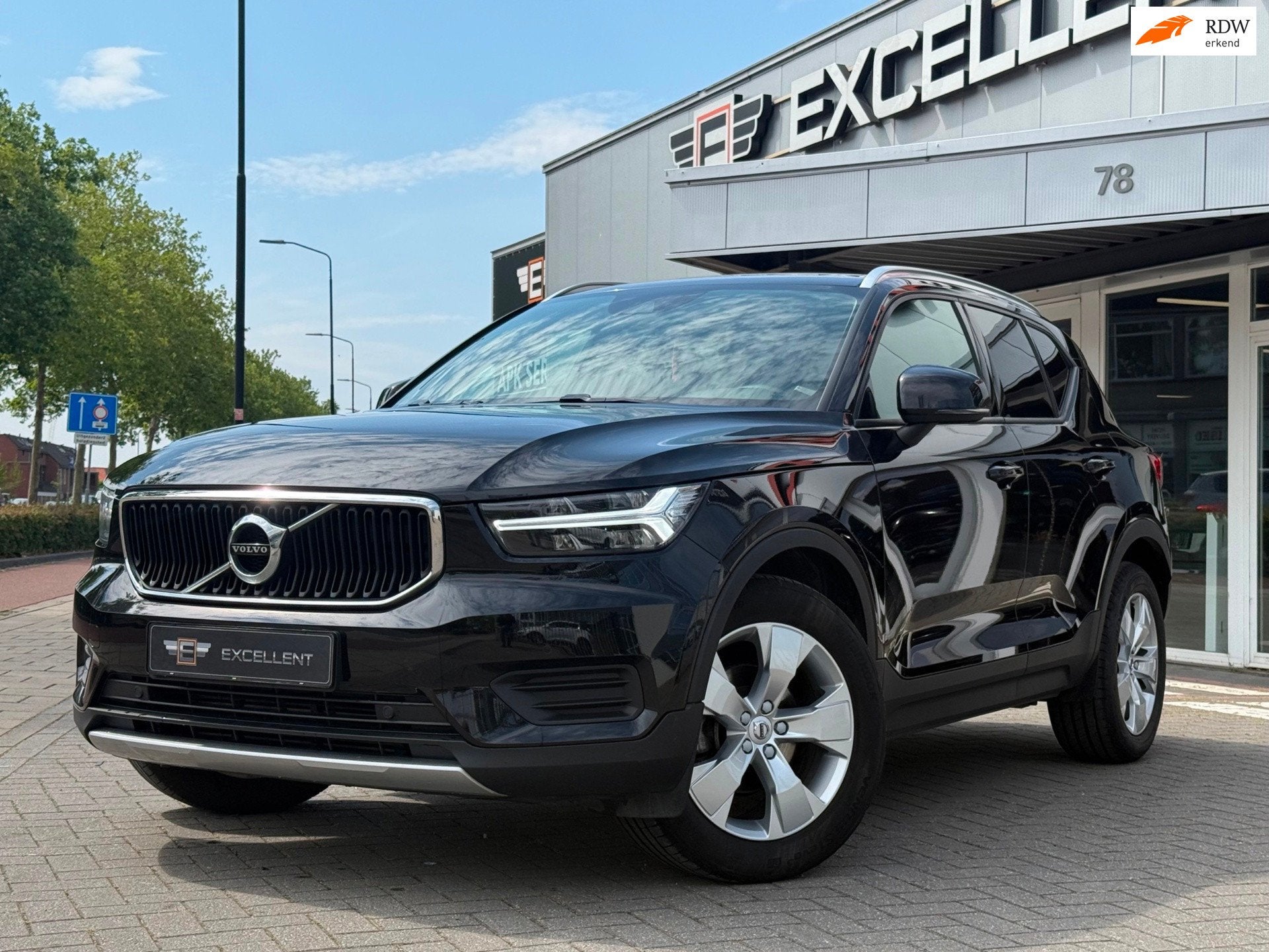 Volvo XC40 1.5 T2 Momentum Business|Camera|Keyless, Automaat, Stof, Gebruikt, Zwart