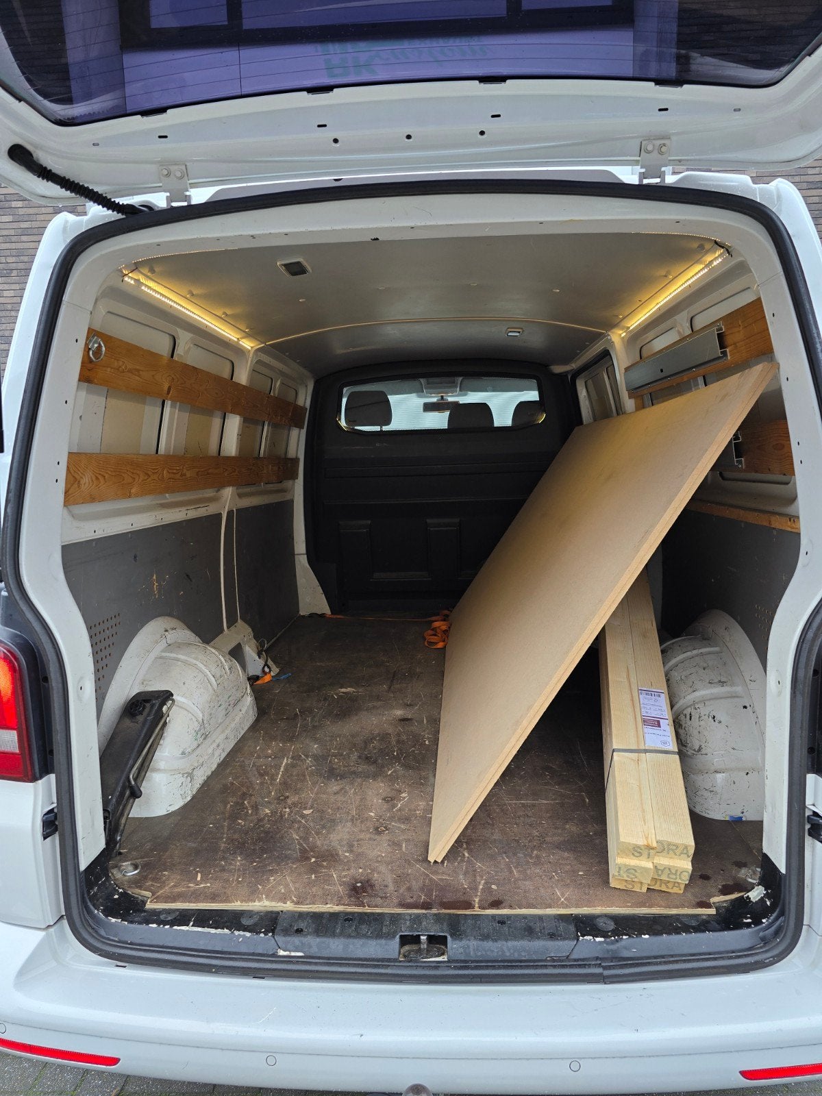 Foto 12 van Volkswagen Transporter 2.0 TDI 103KW Business VAN 2014