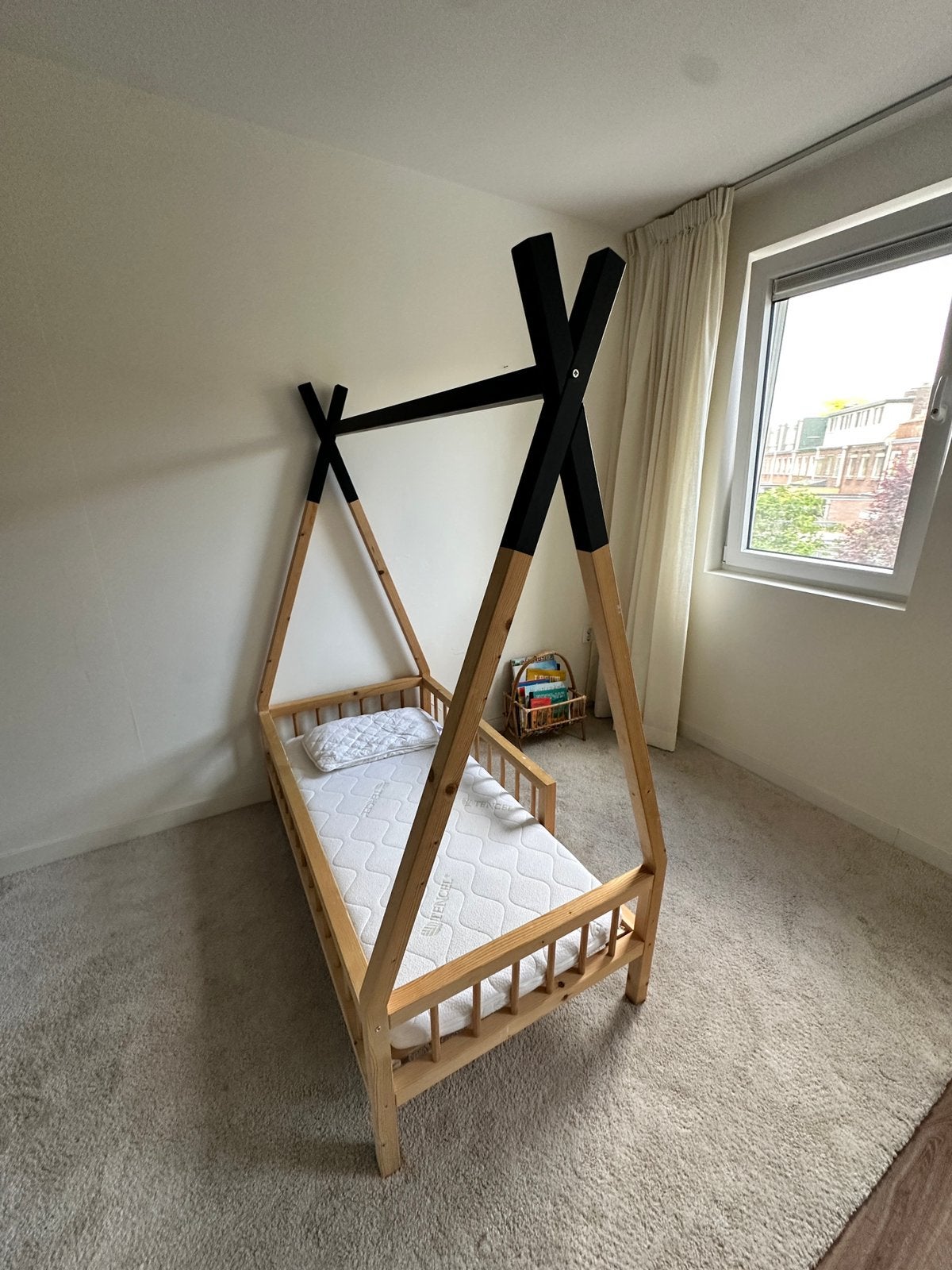Tipi bed kinderbed 120x60 - inclusief matras en beddengoed, Ophalen, Zo goed als nieuw, Minder dan 140 cm, Matras