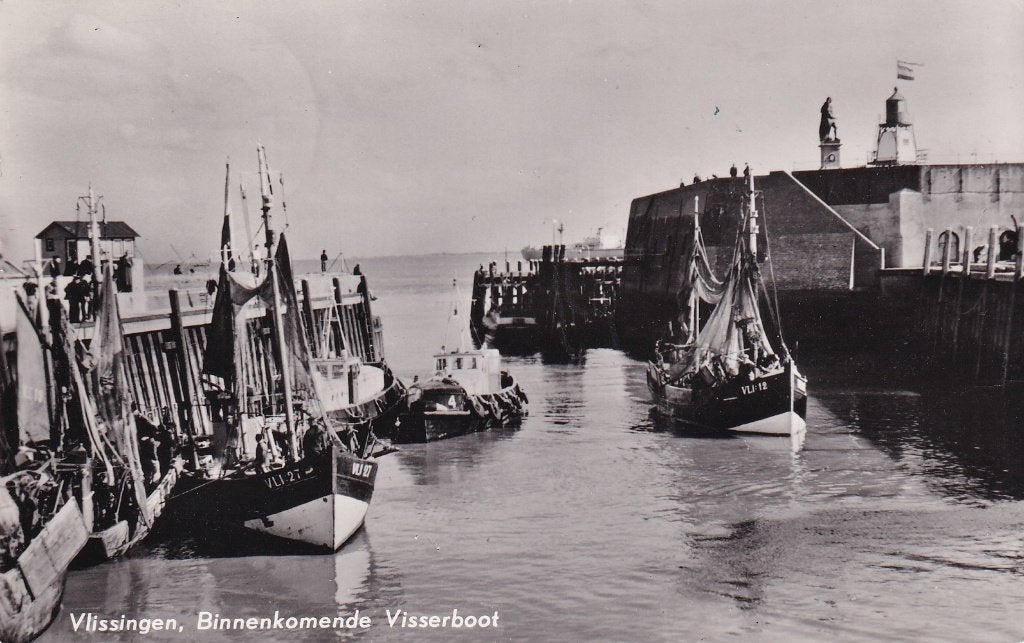Vlissingen vissersboot, Verzamelen, Ansichtkaarten | Nederland, Verzenden, 1960 tot 1980, Gelopen, Zeeland
