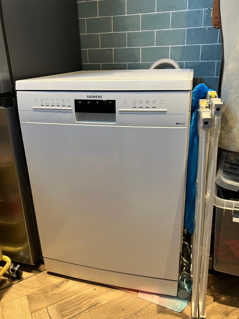 Vaatwasmachine Siemens SN236, Ophalen, Zo goed als nieuw, Vrijstaand, Eco programma