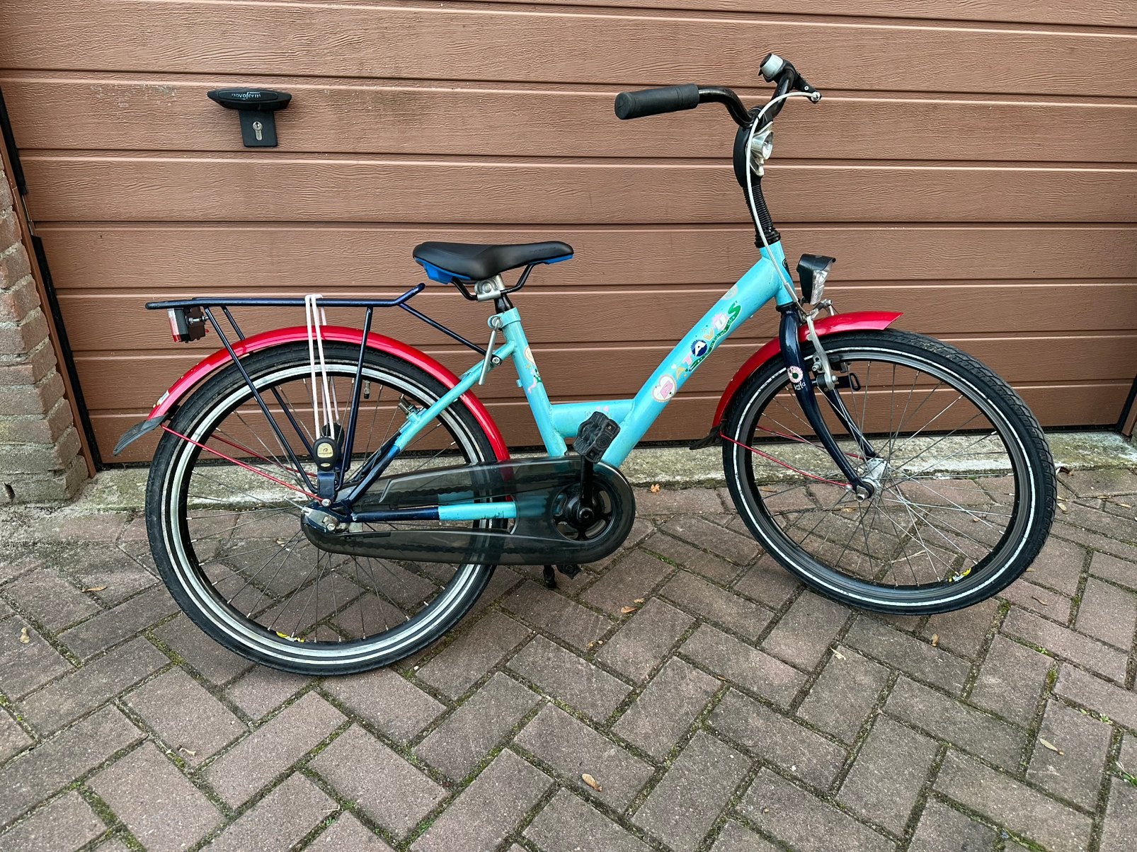 Batavus kinderfiets 22 inch blauw met rood, Ophalen, Terugtraprem, 22 inch, Gebruikt