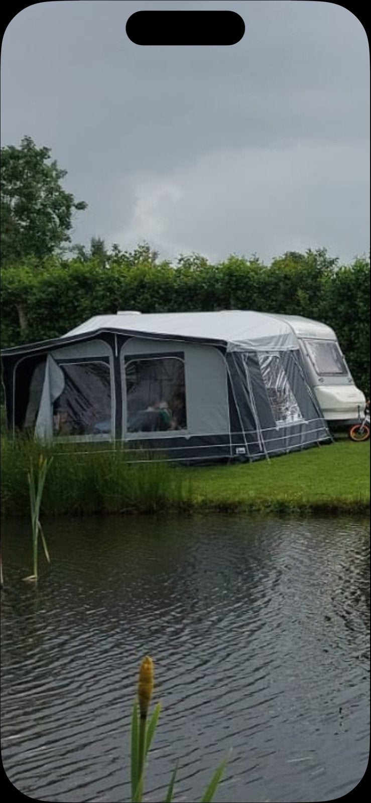 Chateau 430 Caravan met voortent, Omvormbare zithoek, 750 - 1000 kg, Particulier, 4 tot 5 meter